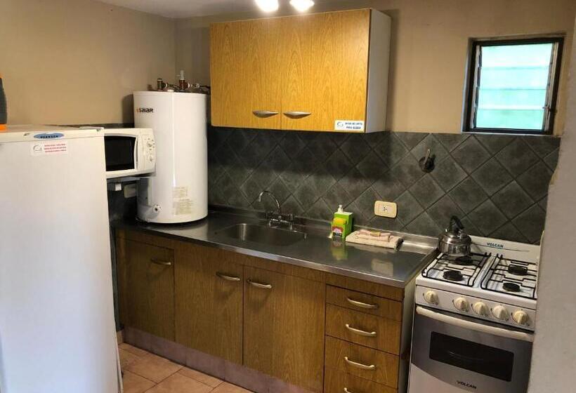 بنجلو قياسى, Aires Del Delta