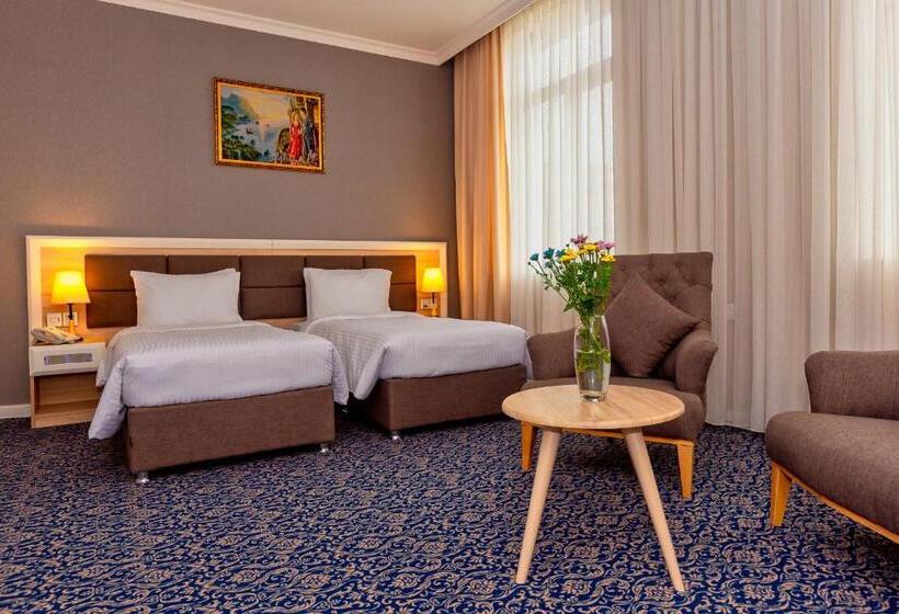 اتاق سوپریور با چشم‌انداز شهر, Golden City Hotel Baku
