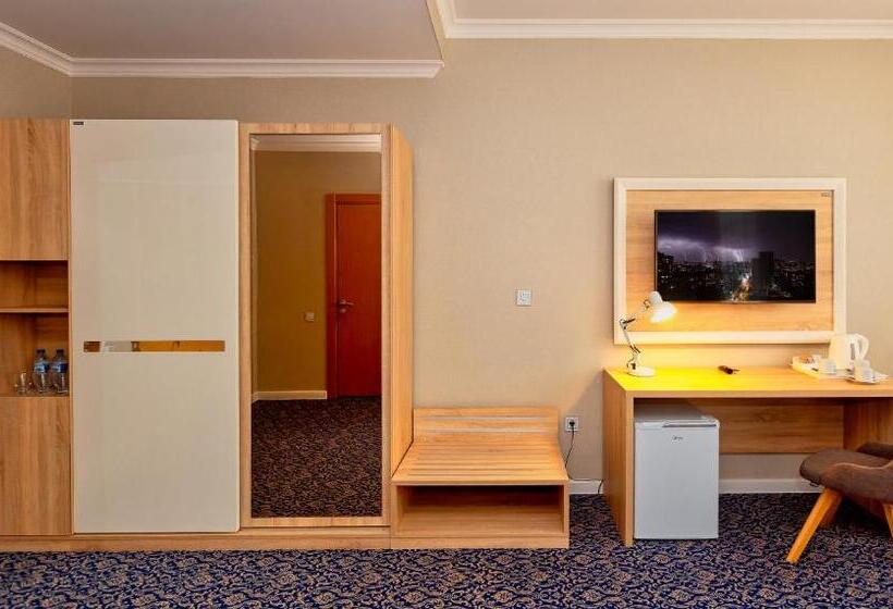 اتاق لوکس سه تخته, Golden City Hotel Baku