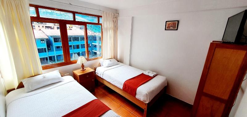 标准三人间, Romero Machupicchu