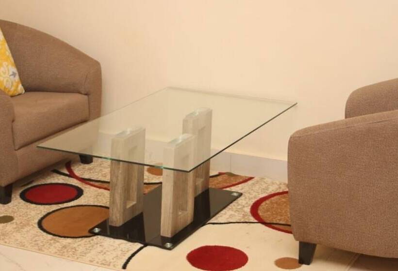 سوییت جونیور, Welcome Lodge