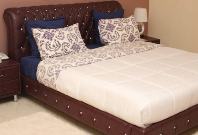 سوییت جونیور, Welcome Lodge