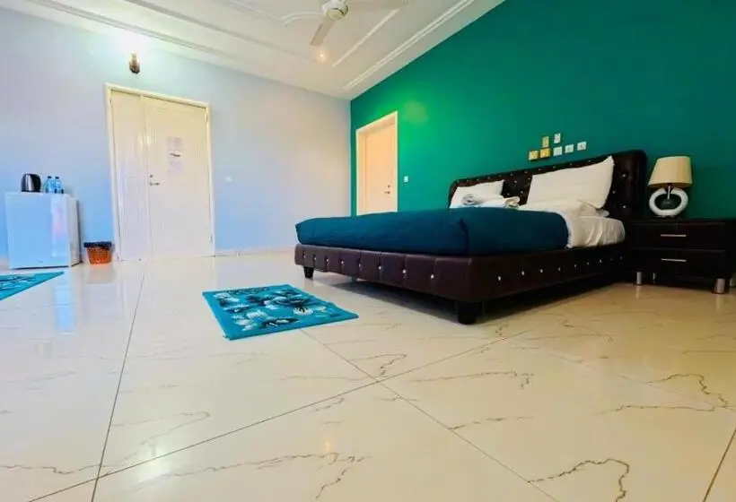 سوییت, Welcome Lodge