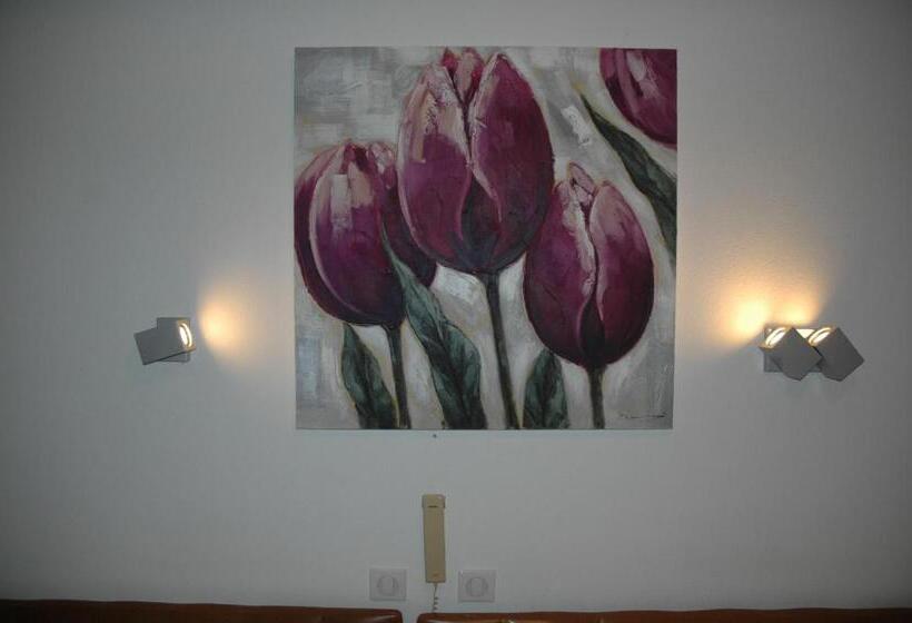 غرفة قياسية ثلاثية, Du Luxembourg