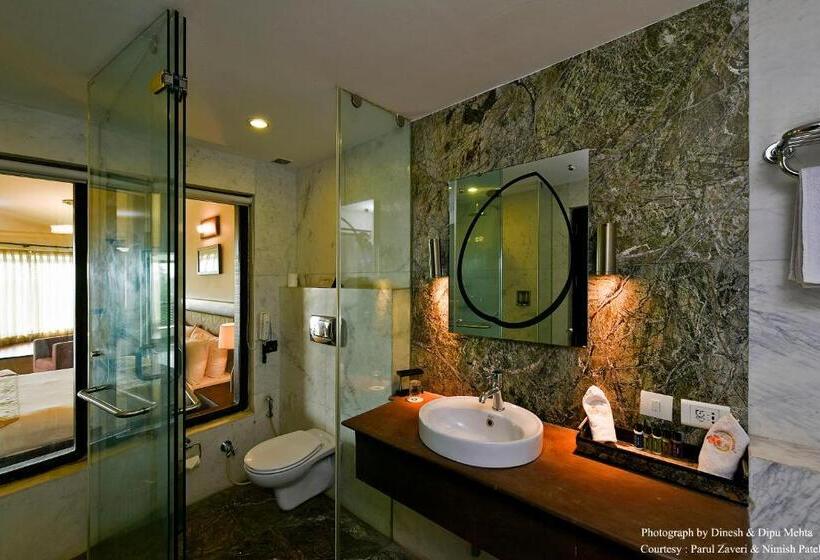 غرفة ديلوكس, Gulmohar Greens   Golf & Country Club