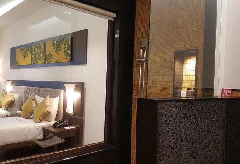 غرفة ديلوكس, Gulmohar Greens   Golf & Country Club