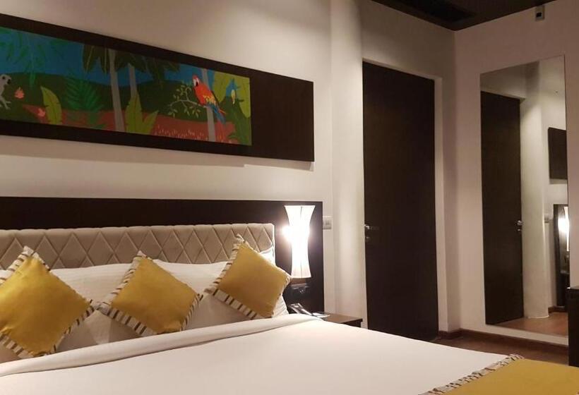 Номер Deluxe, Gulmohar Greens   Golf & Country Club