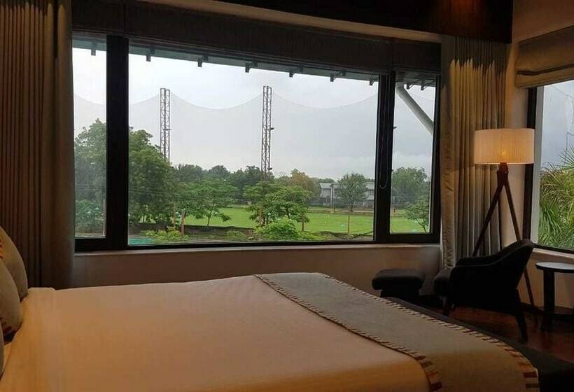 Номер Deluxe, Gulmohar Greens   Golf & Country Club