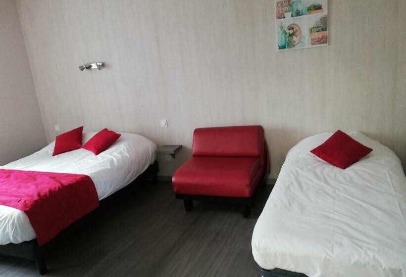 غرفة قياسية ثلاثية, Hôtel Restaurant Les Colonnades