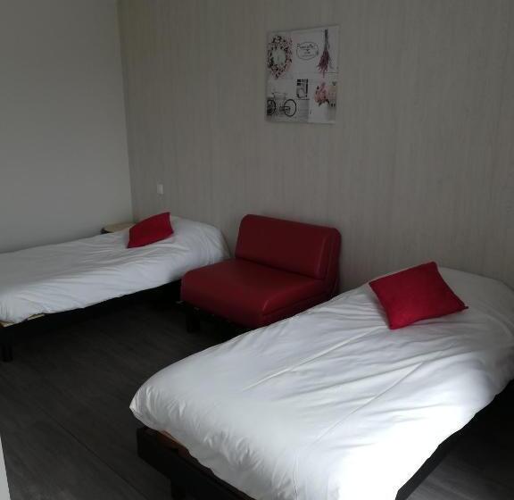 غرفة قياسية رباعية, Hôtel Restaurant Les Colonnades