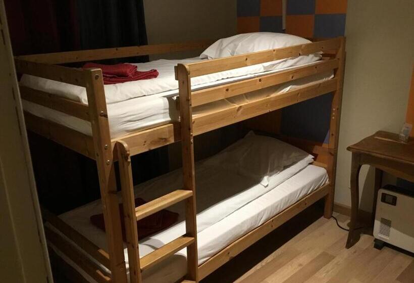 ファミリールーム, La Châtaigneraie