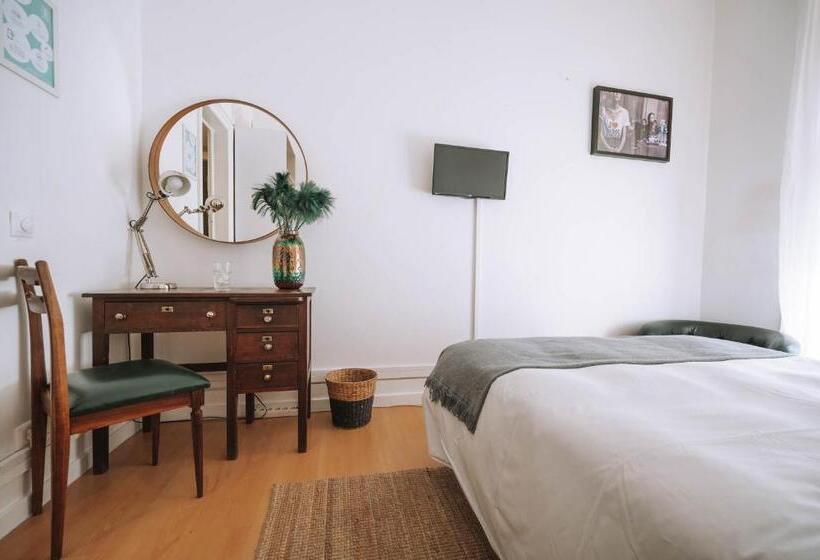 اتاق استاندارد با سرویس بهداشتی مشترک, House Sao Bento