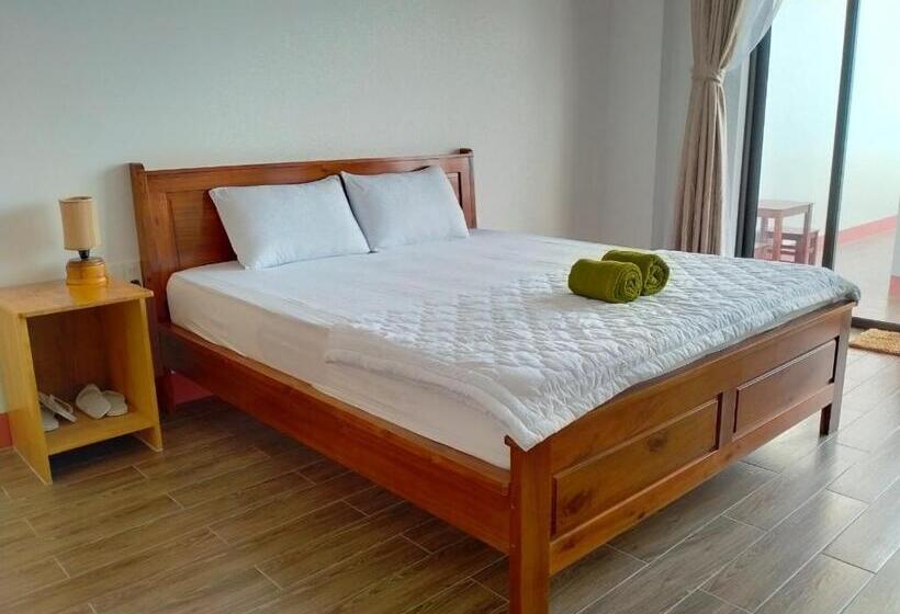 اتاق لوکس با بالکن و چشمانداز دریا, Kim Lien Phu Quoc Guesthouse