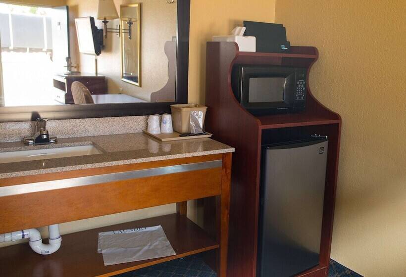 Номер Стандарт 2 Двуспальные Кровати, Americas Best Value Inn Monroeville