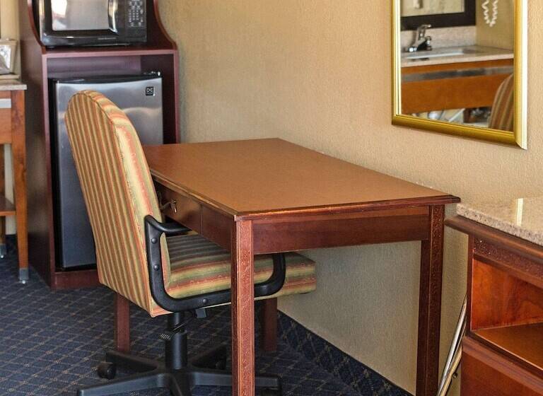 Номер Стандарт 2 Двуспальные Кровати, Americas Best Value Inn Monroeville