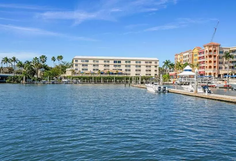 اتاق لوکس با چشم‌انداز, Bayfront Inn 5th Avenue