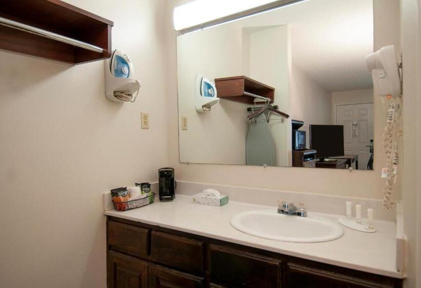 适合残疾人士使用的带超级大床的标准间, Baymont By Wyndham Tuscaloosa