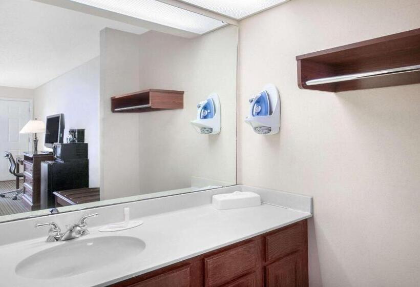 带大床的标准间, Baymont By Wyndham Tuscaloosa