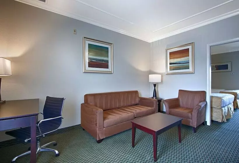 سوئیت برای معلولان, Best Western Plus Irvine Spectrum