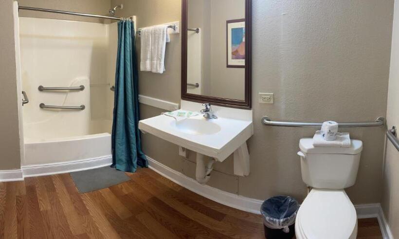 스탠다드 룸 킹사이즈 침대, Liberty Inn