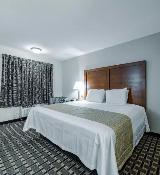 キングサイズベッドのスタンダードルーム, Travelodge By Wyndham Jackson I 40 Exit 82