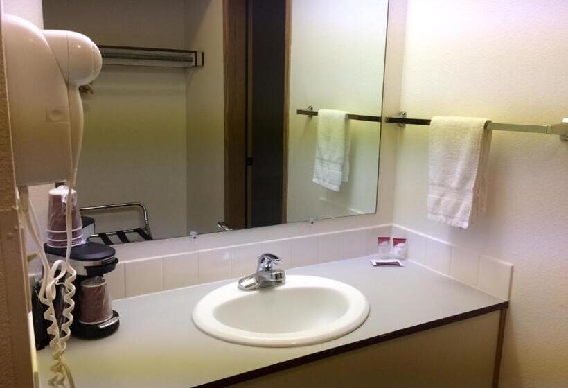 غرفة قياسية سرير كينج, King Oscar Motel Centralia