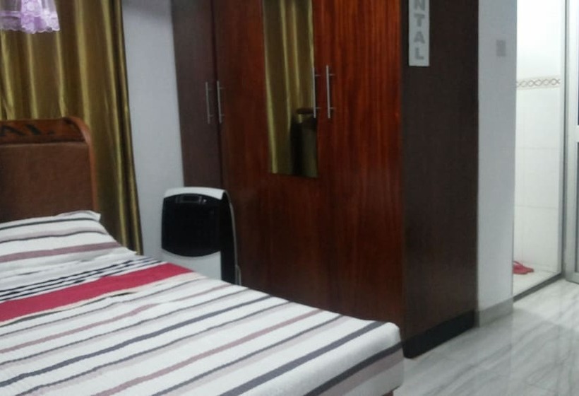 اتاق اجرایی, Continental Hotel Gulu