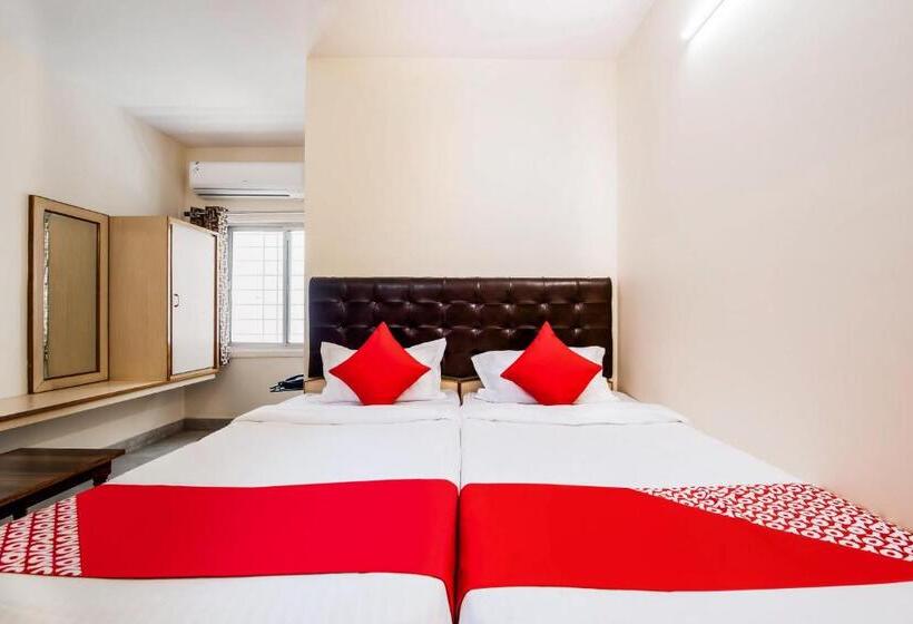 اتاق لوکس سه تخته, G P Residency By Oyo Rooms