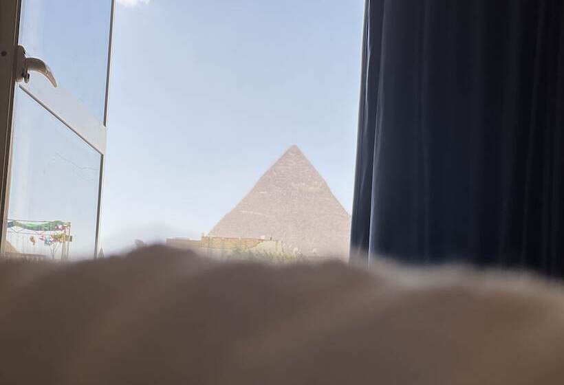 اتاق خانوادگی, Pyramids Top Inn