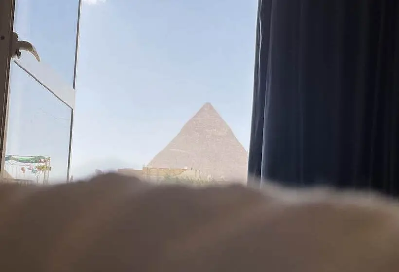اتاق خانوادگی, Pyramids Top Inn