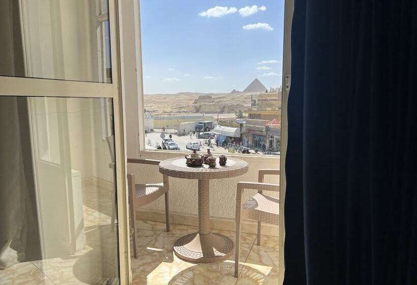 اتاق خانوادگی, Pyramids Top Inn