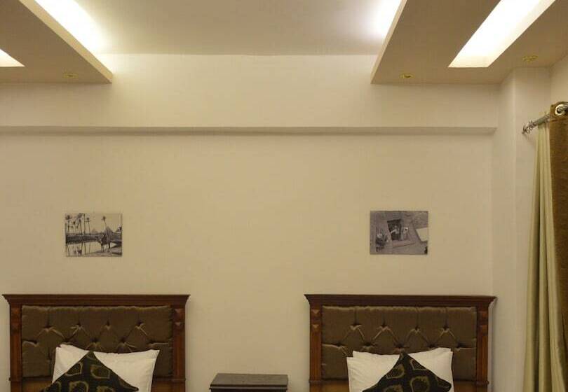 اتاق لوکس, Pyramids Top Inn