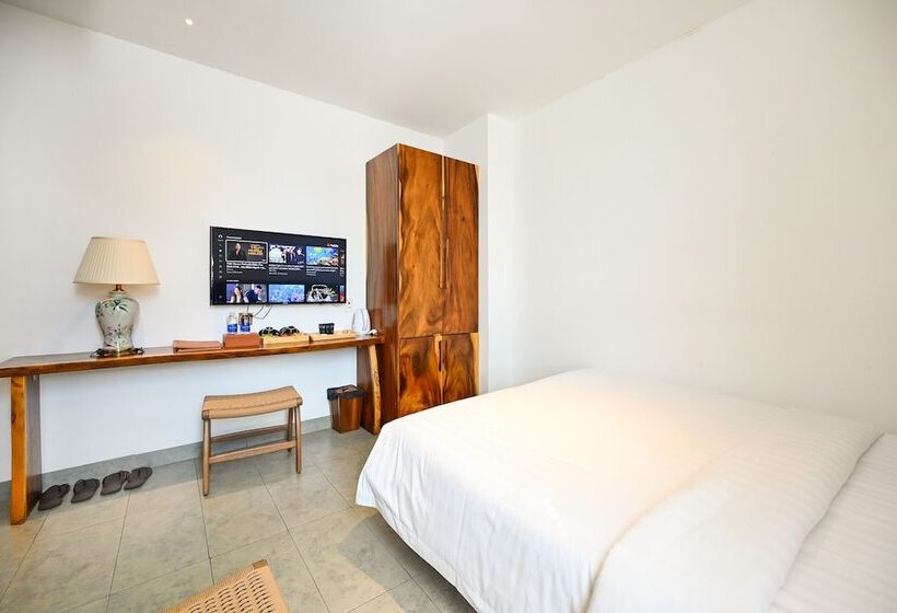 اتاق لوکس, Sky Gem Central