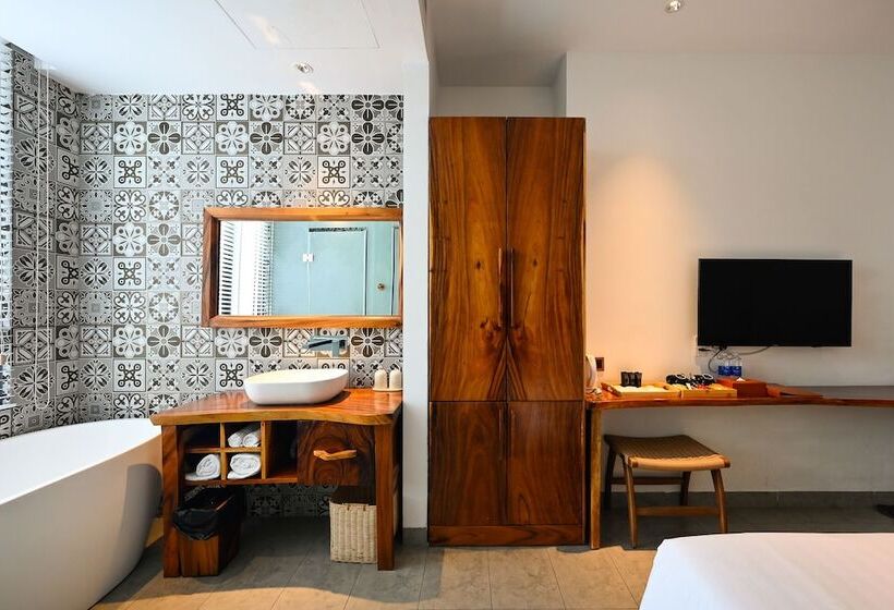 اتاق اجرایی, Sky Gem Central