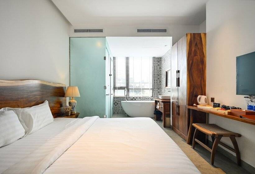 اتاق اجرایی, Sky Gem Central