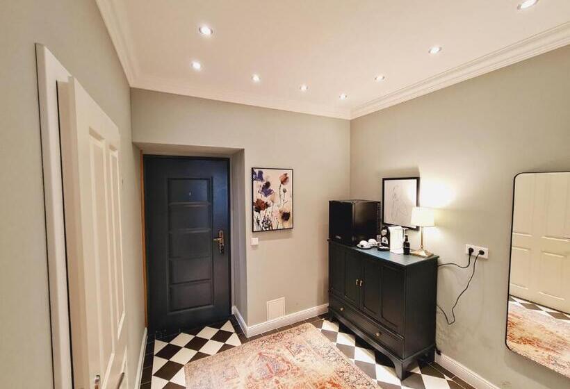 غرفة سوبيريور, Das Friedrich