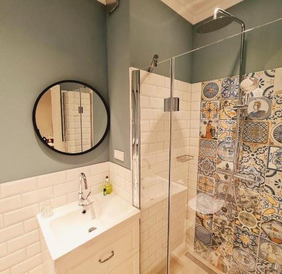 غرفة سوبيريور, Das Friedrich