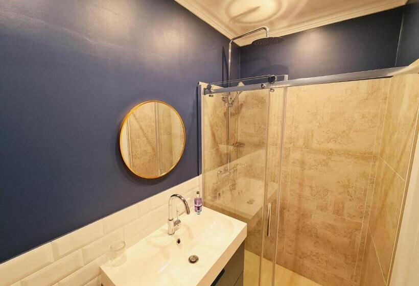 غرفة سوبيريور, Das Friedrich