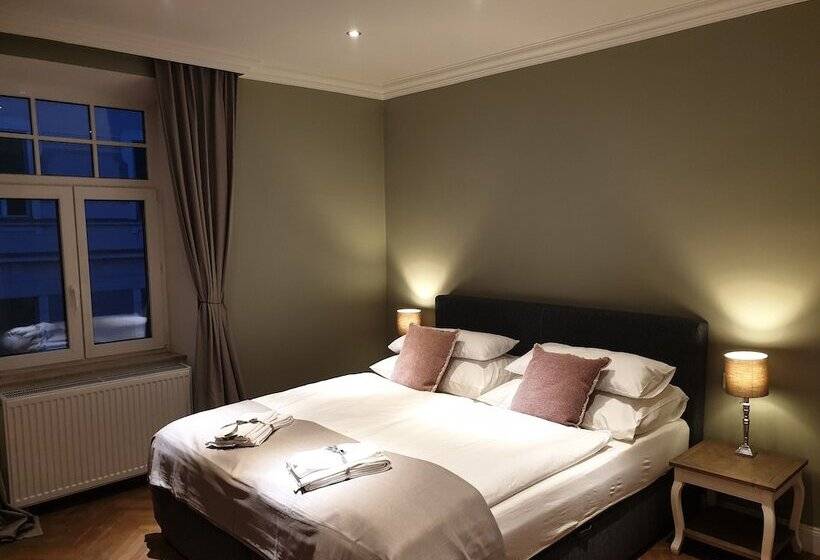 غرفة سوبيريور, Das Friedrich