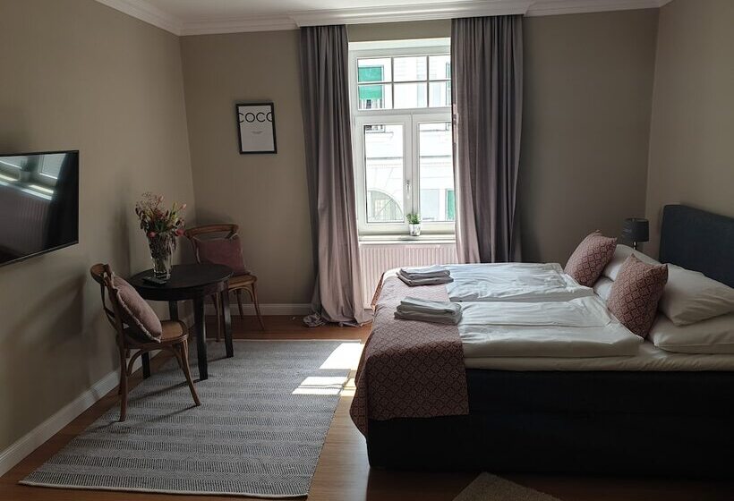 غرفة سوبيريور, Das Friedrich