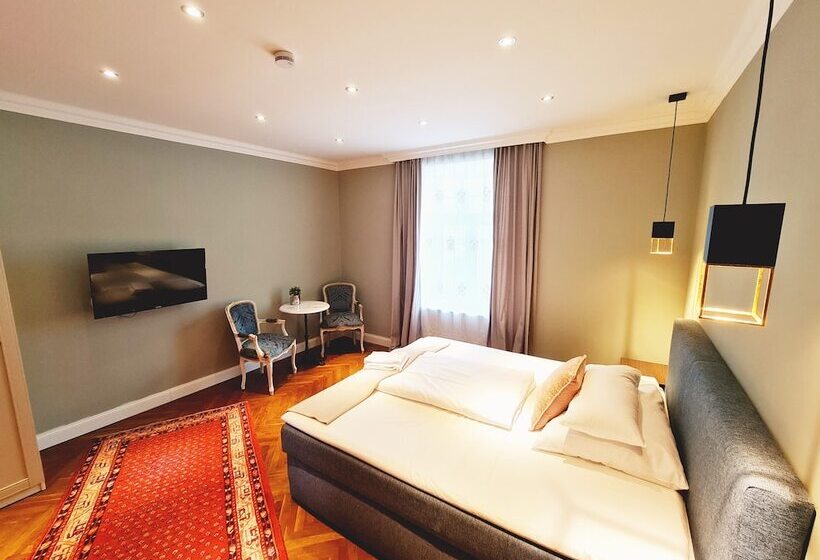 غرفة سوبيريور, Das Friedrich