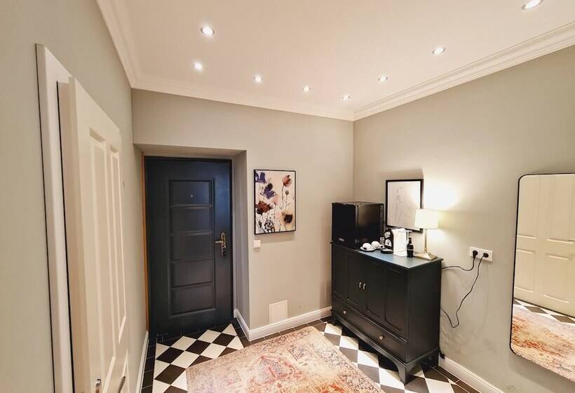 غرفة سوبيريور, Das Friedrich