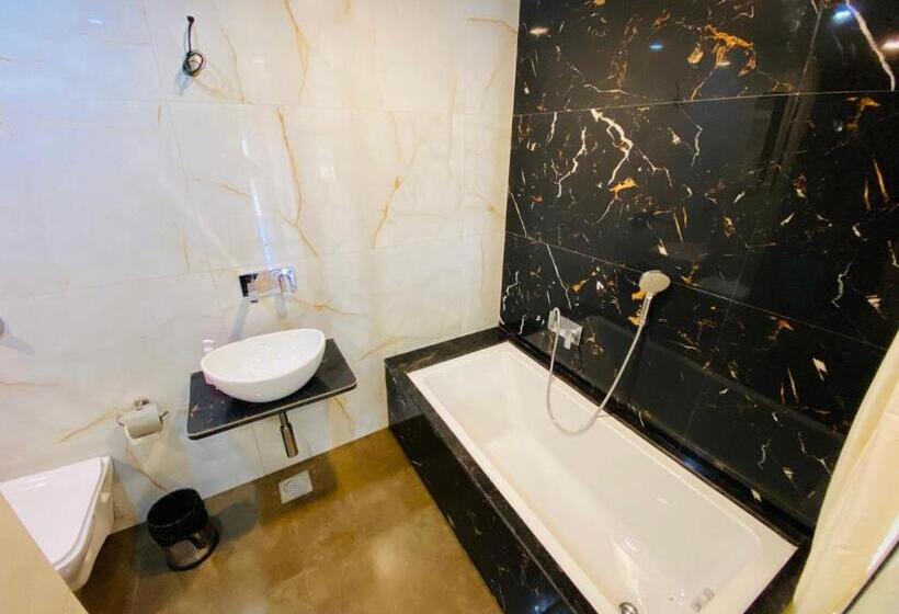 اتاق لوکس, Lake Paradise Mahabaleshwar