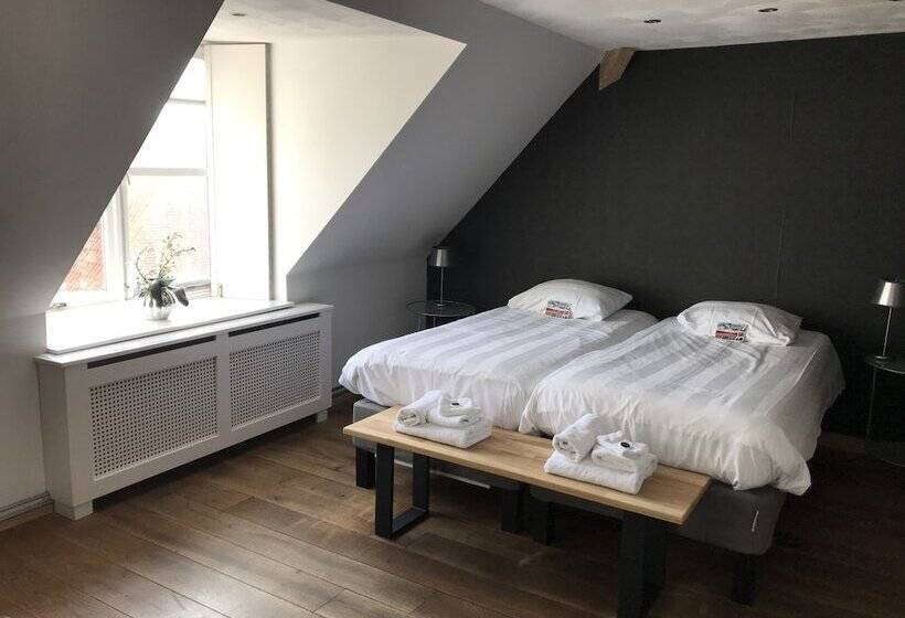 غرفة كومفورت, T Veerhuys