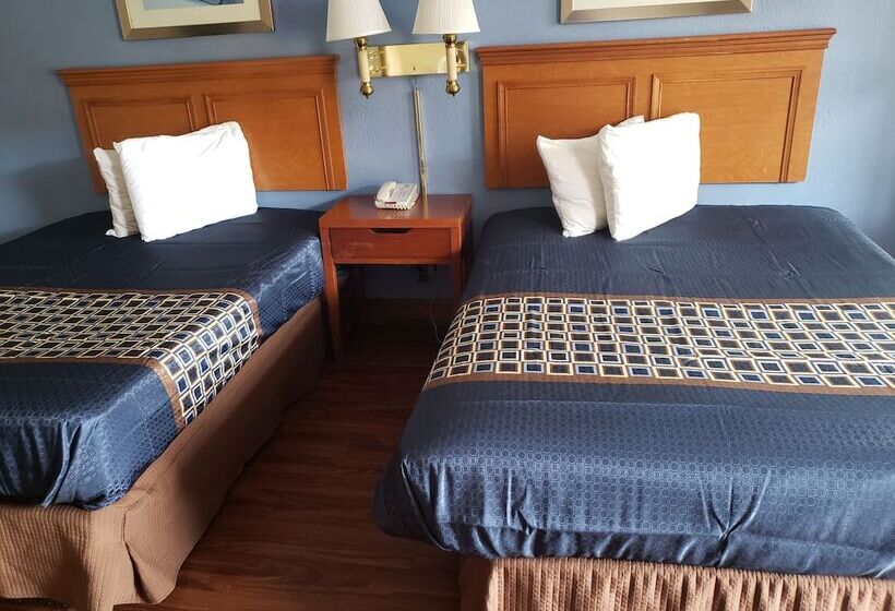 Номер Стандарт 2 Двуспальные Кровати, Knights Inn   Lithonia