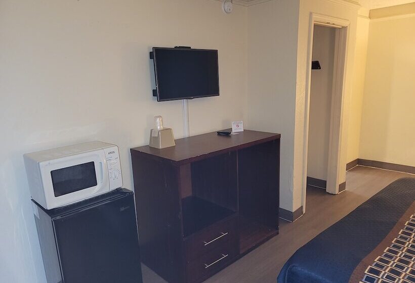 غرفه قياسيه سريرين مزدوجين, Knights Inn   Lithonia