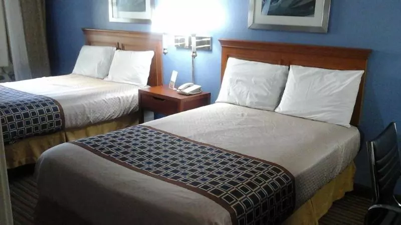 スタンダードルーム, Knights Inn   Lithonia
