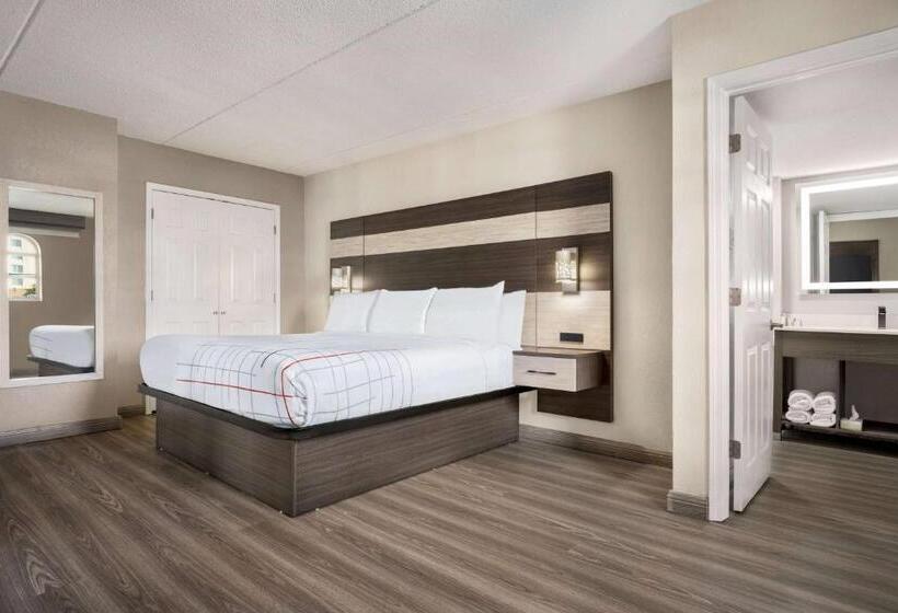 Люкс Кровать Кинг, La Quinta Inn Lexington Horse Park