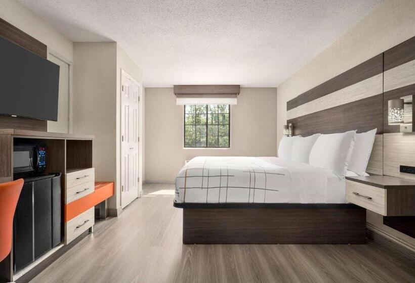 اتاق لوکس با تخت بزرگ, La Quinta Inn Lexington Horse Park