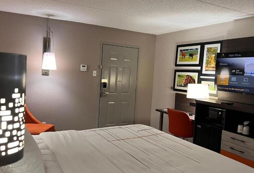 Номер Deluxe Кровать Кинг, La Quinta Inn Lexington Horse Park